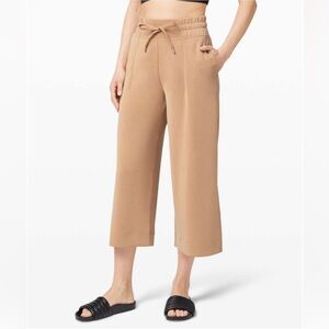 Lululemon Wide Leg High Rise Crop Size 4 Tan‎ Caramel Soft Ambitions Beech Wood